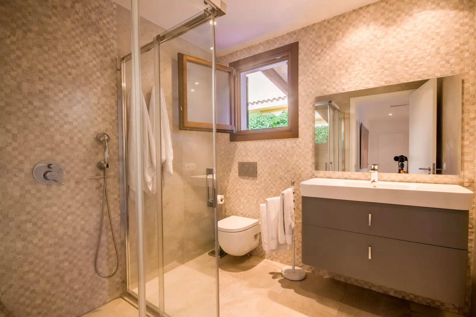 Aguiles 7 ,Beach House 5StarsHome Mallorca-Bathroom