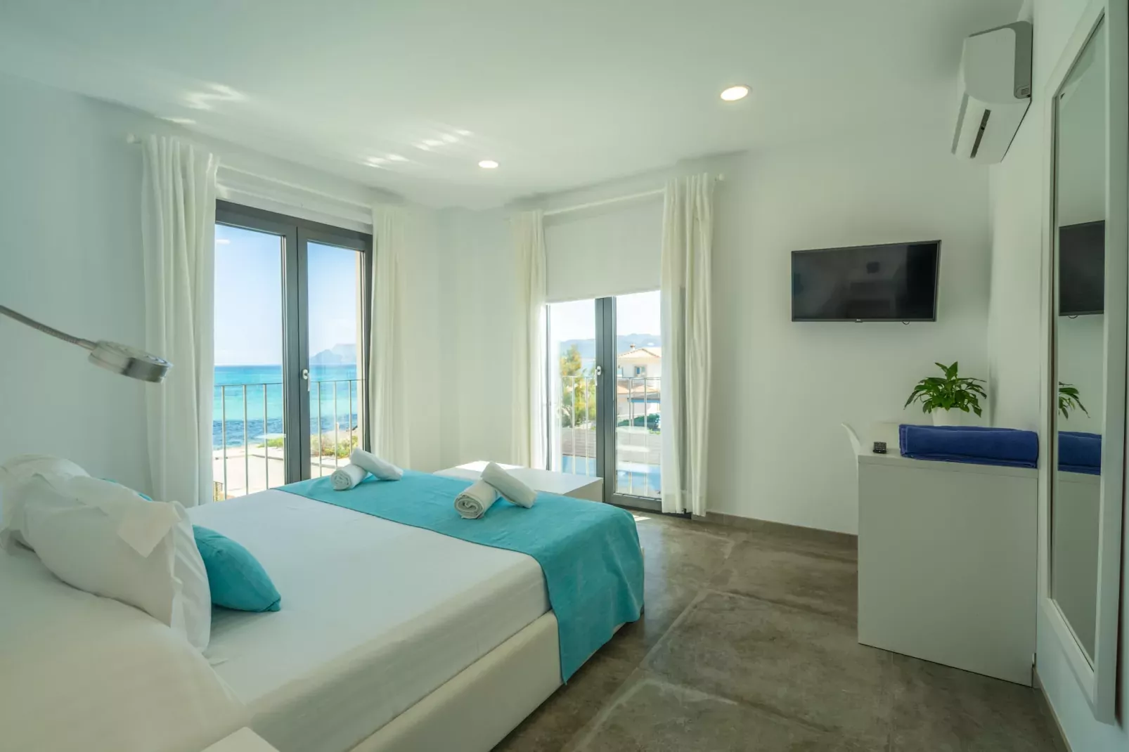 Son Serra Paradise, Beach House 5StarsHome Mallorc-Bedroom