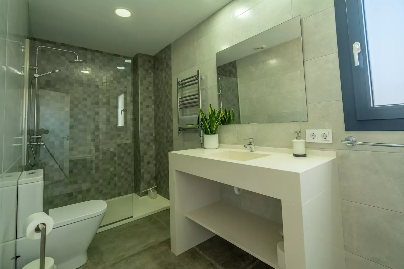 Son Serra Paradise, Beach House 5StarsHome Mallorc-Bathroom