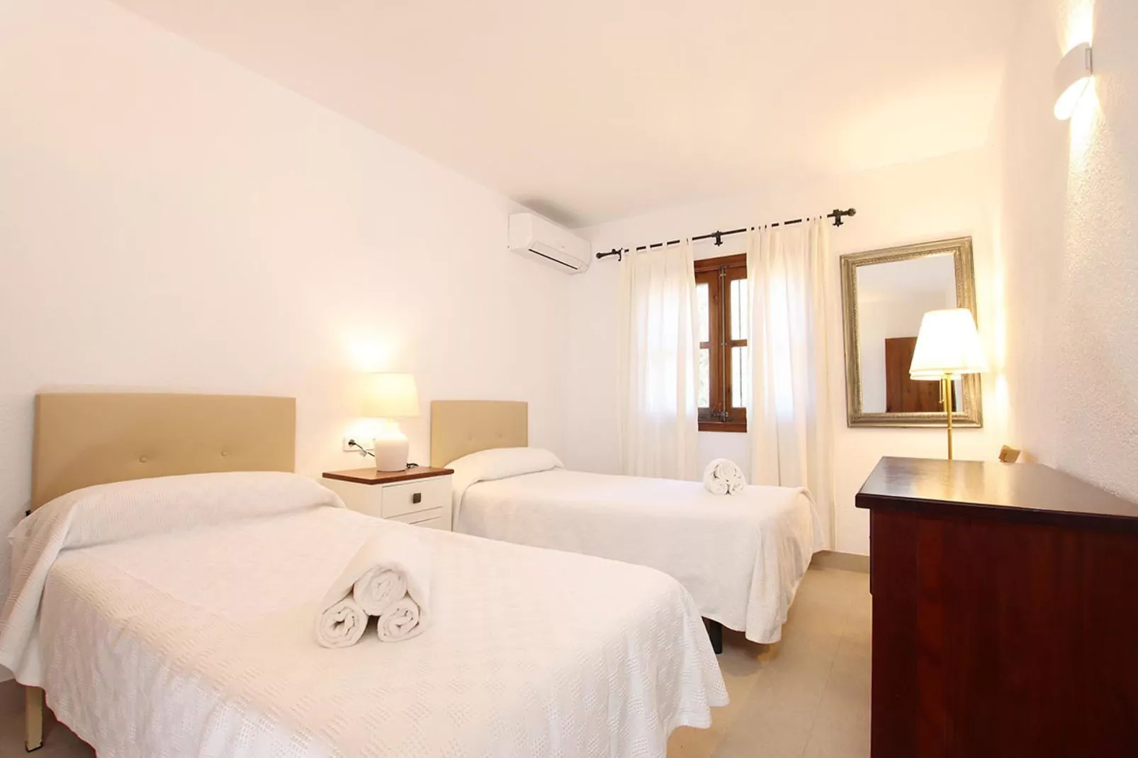 Ben Sa, Finca 5StarsHome Mallorca-Bedroom
