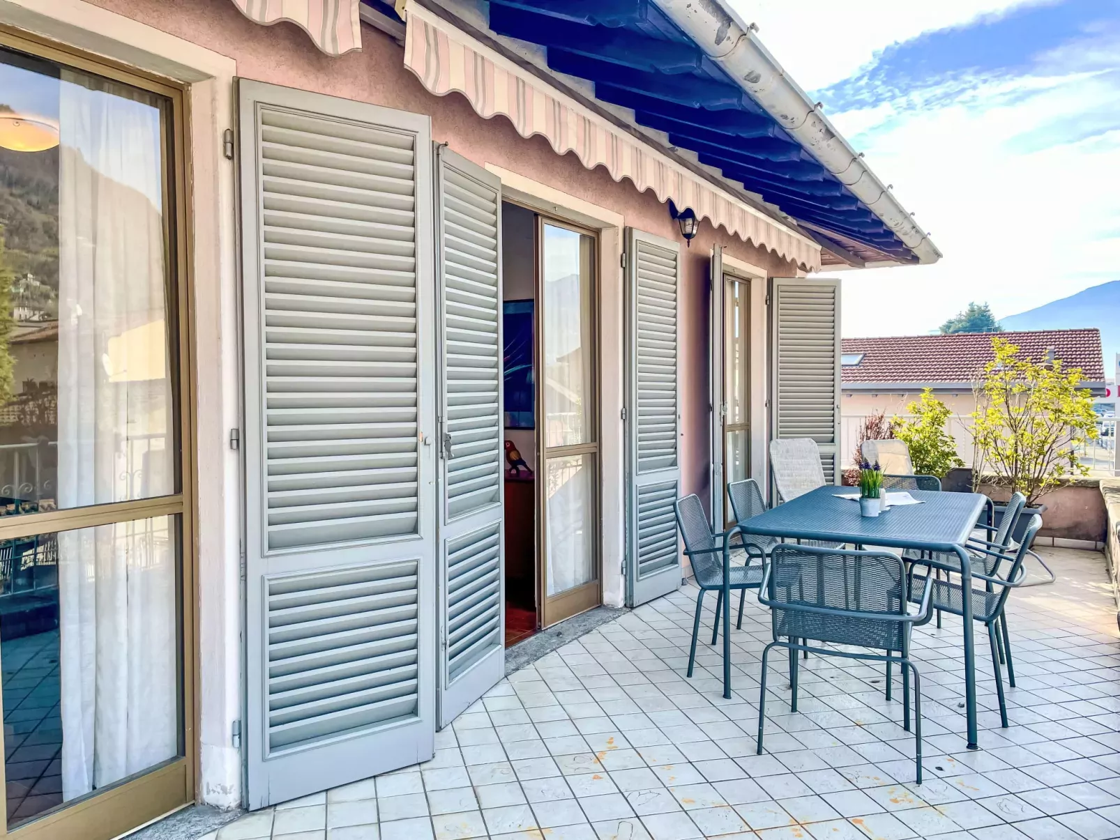 Domaso central apartment-Dedans