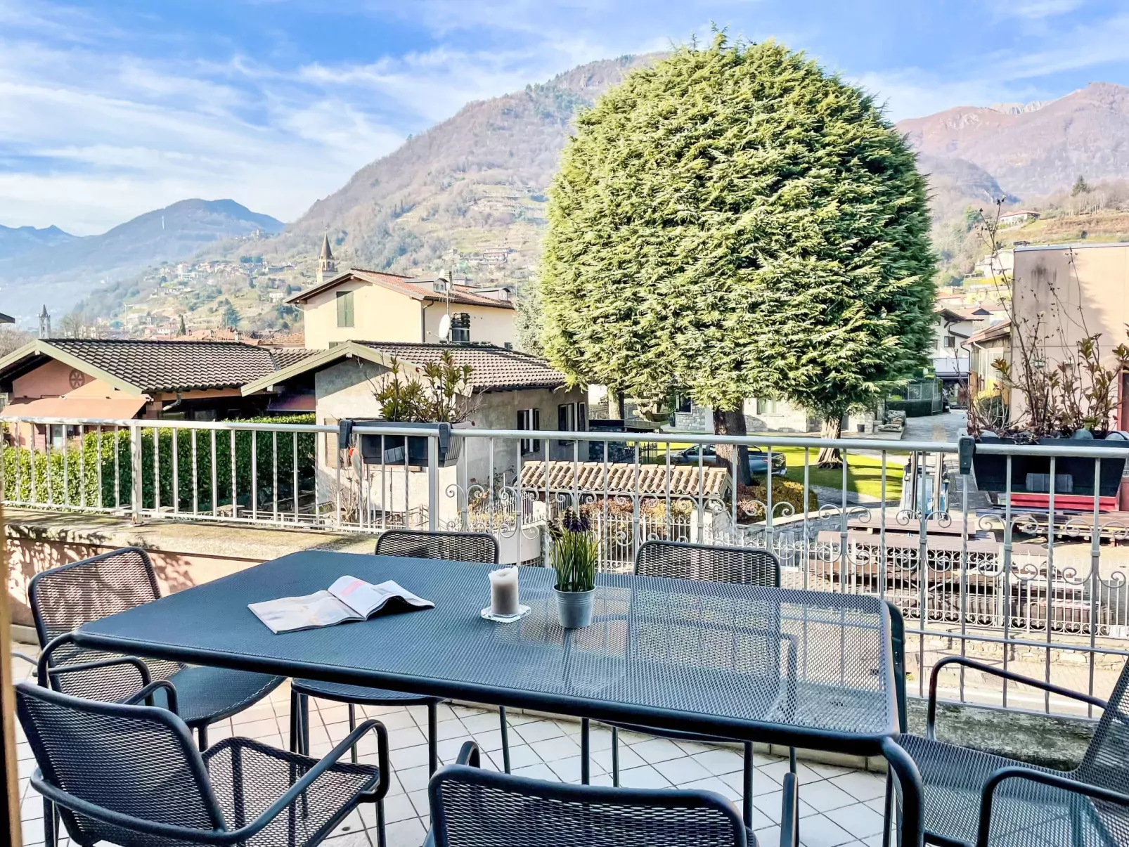 Domaso central apartment-Dehors