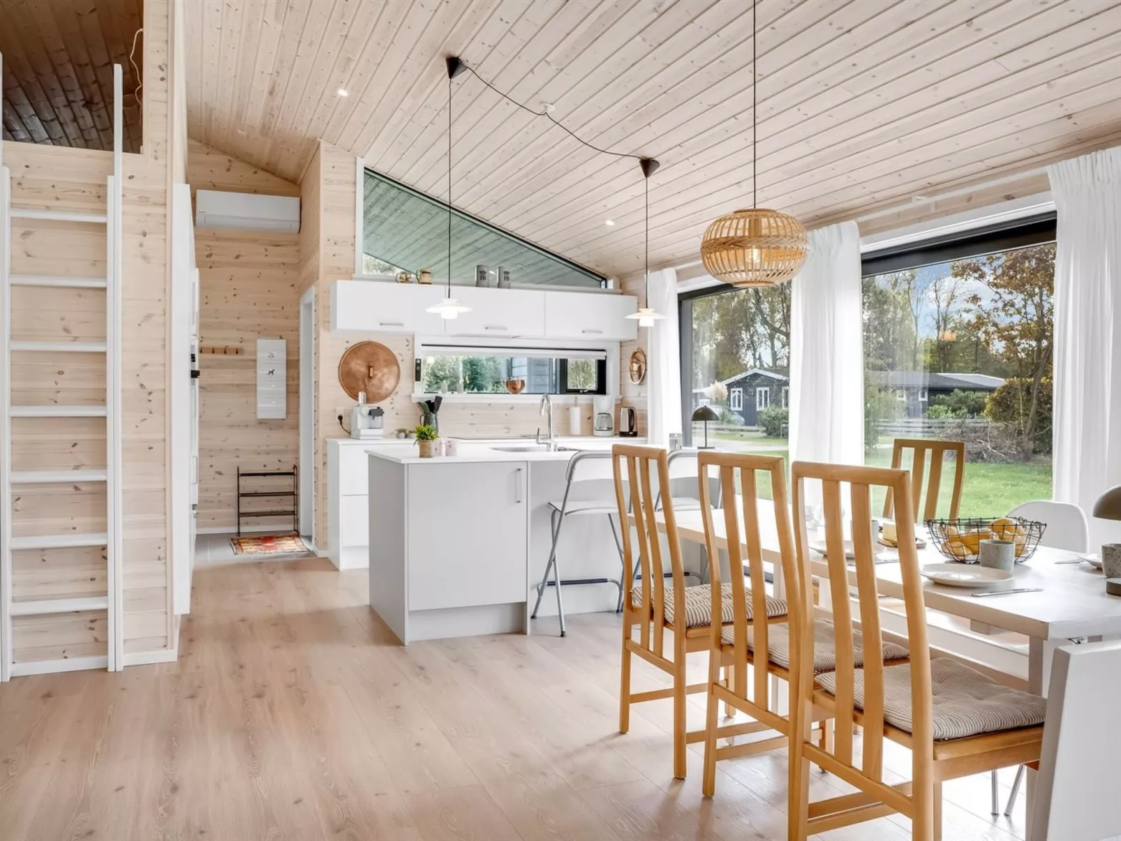 "Aruna" - 550m from the sea-Drinnen