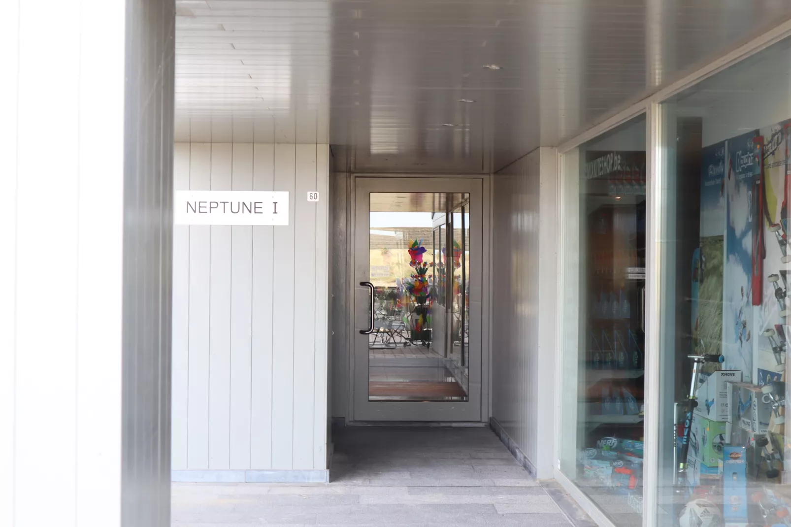 NEPTUNE60 0601GAR-Landing