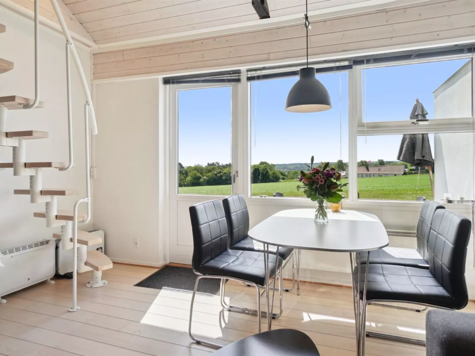 "Sandrine" - 400m from the sea-Dedans