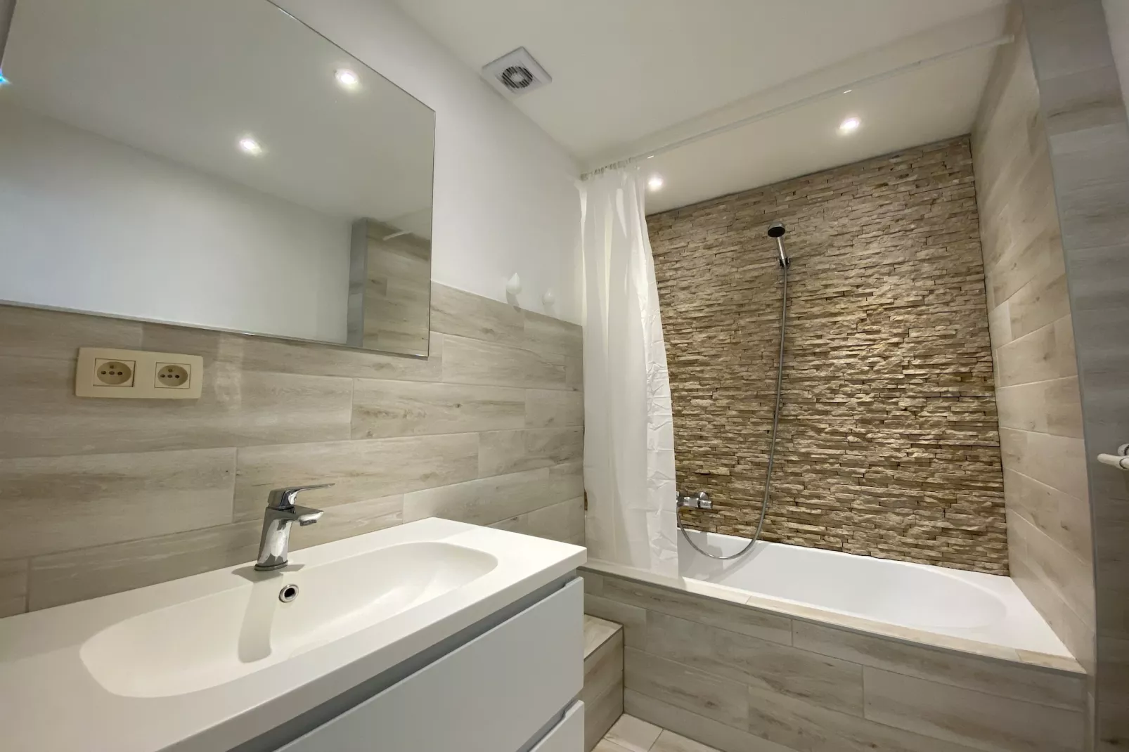 VIKING 501-Bathroom