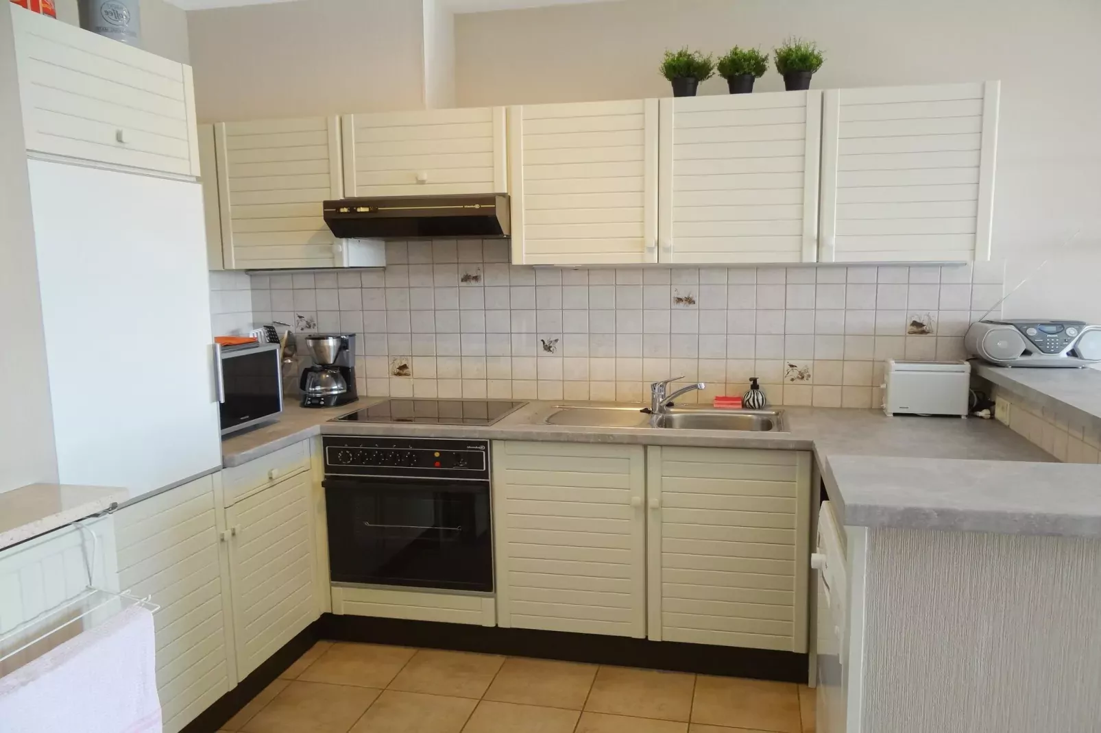 NEREIDEN E 168/0201GAR LIFT 1-Kitchen