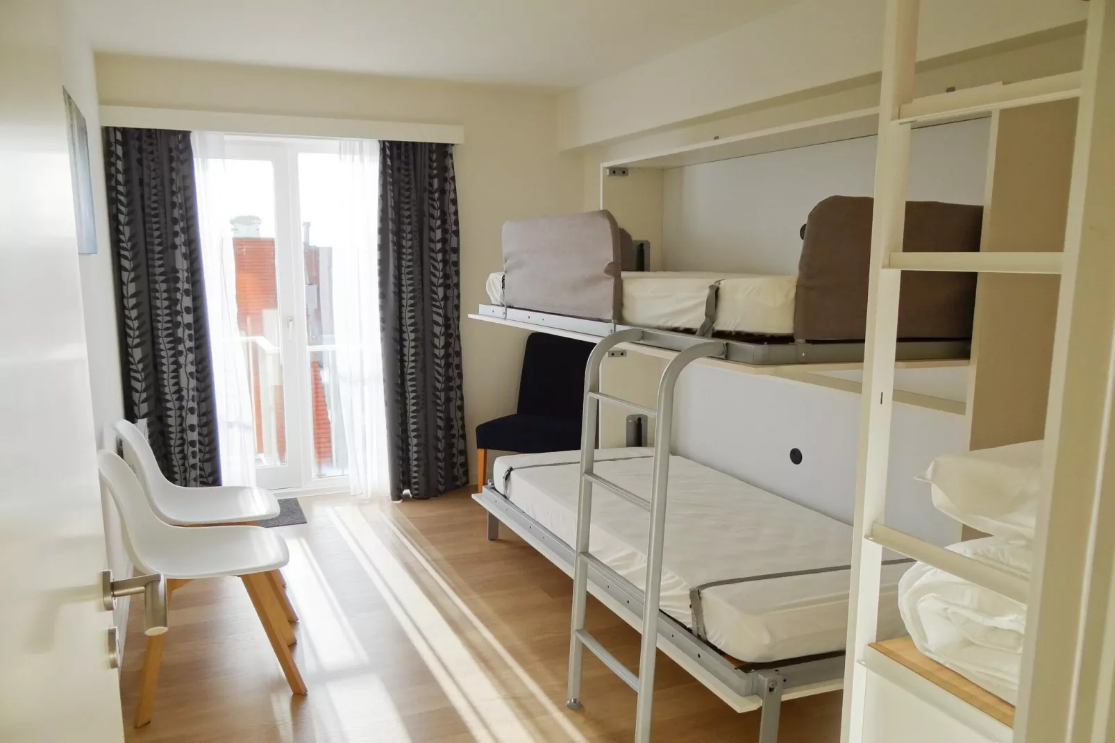 TIJL A 702-Bedroom