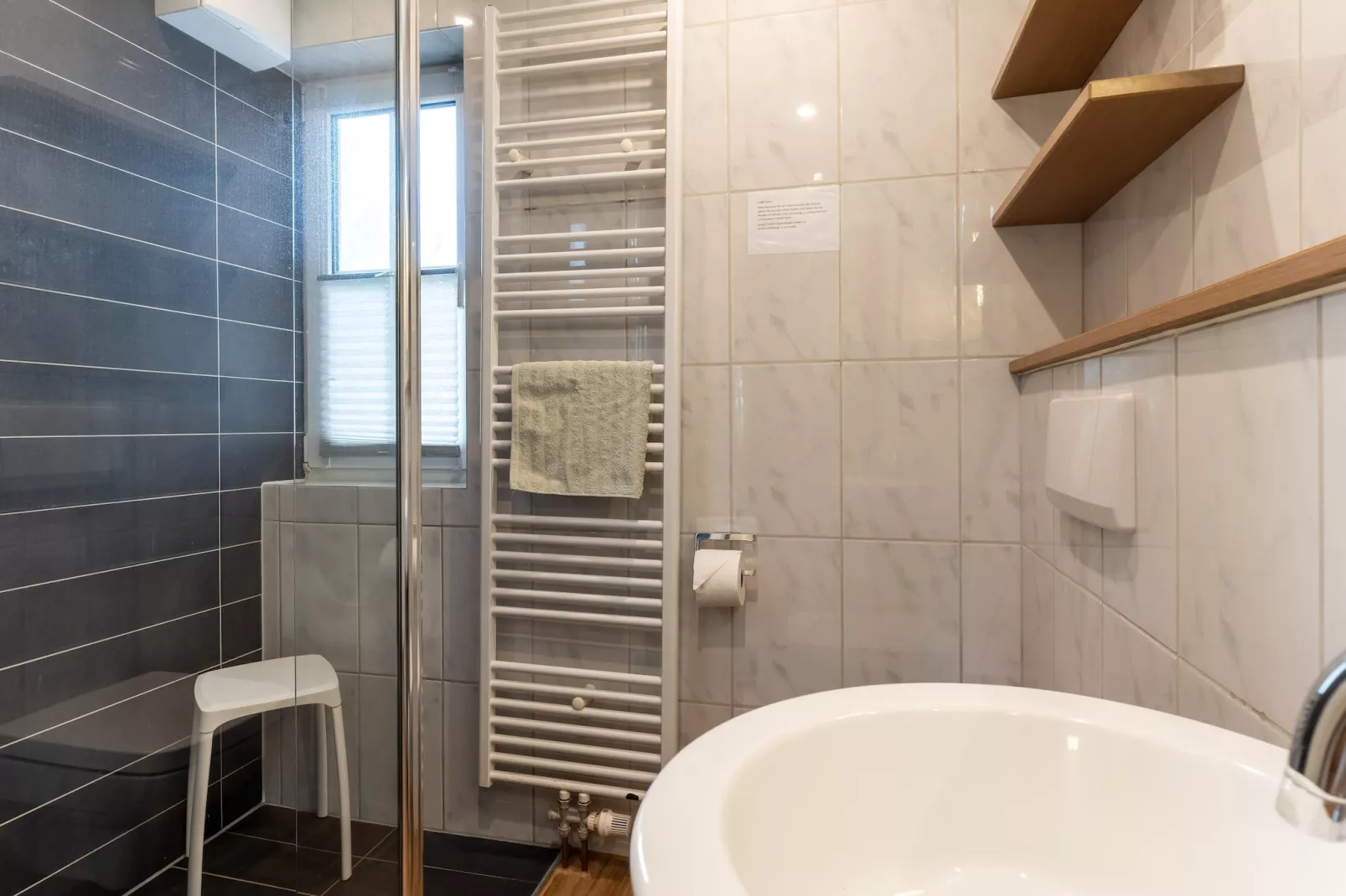 Huus Avelia - Wohnung EG-Bathroom