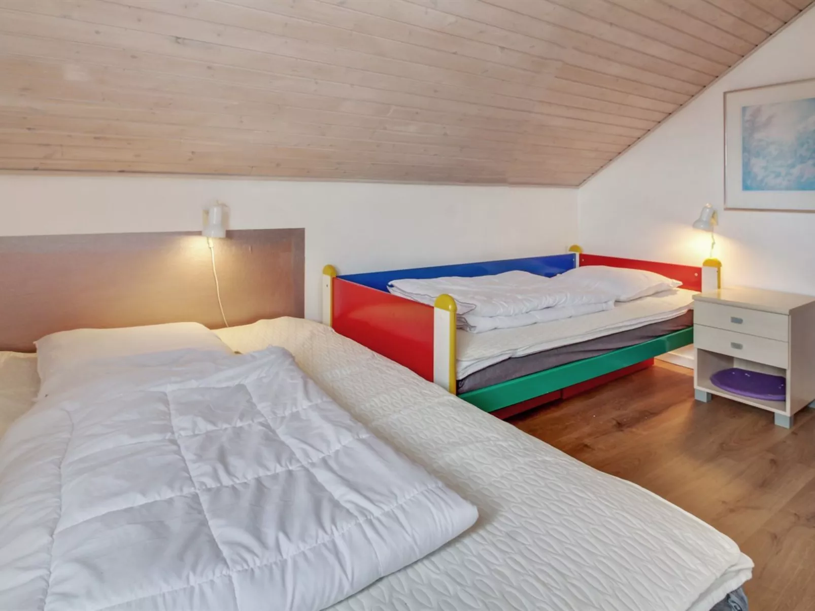 "Odger" - 2.3km from the sea-Inside