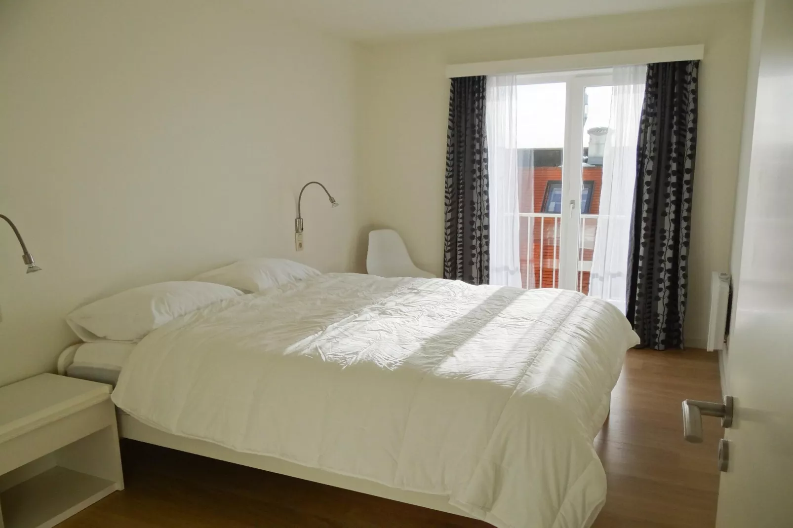 TIJL A 702-Bedroom