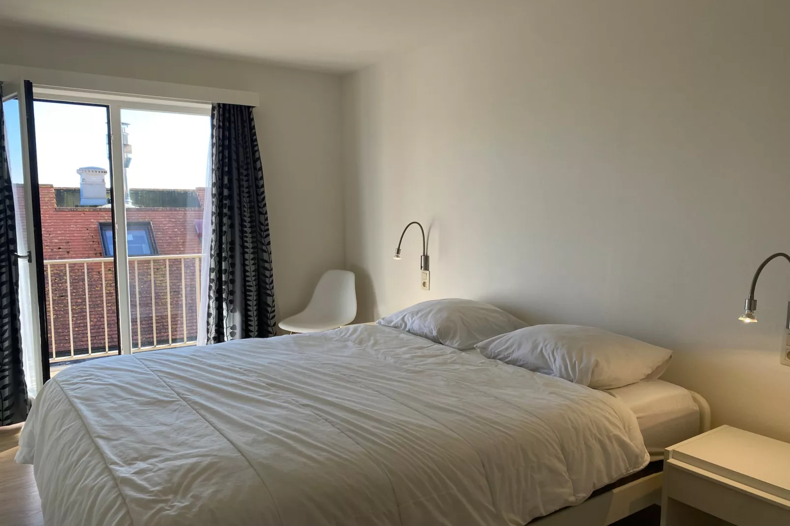TIJL A 702-Bedroom