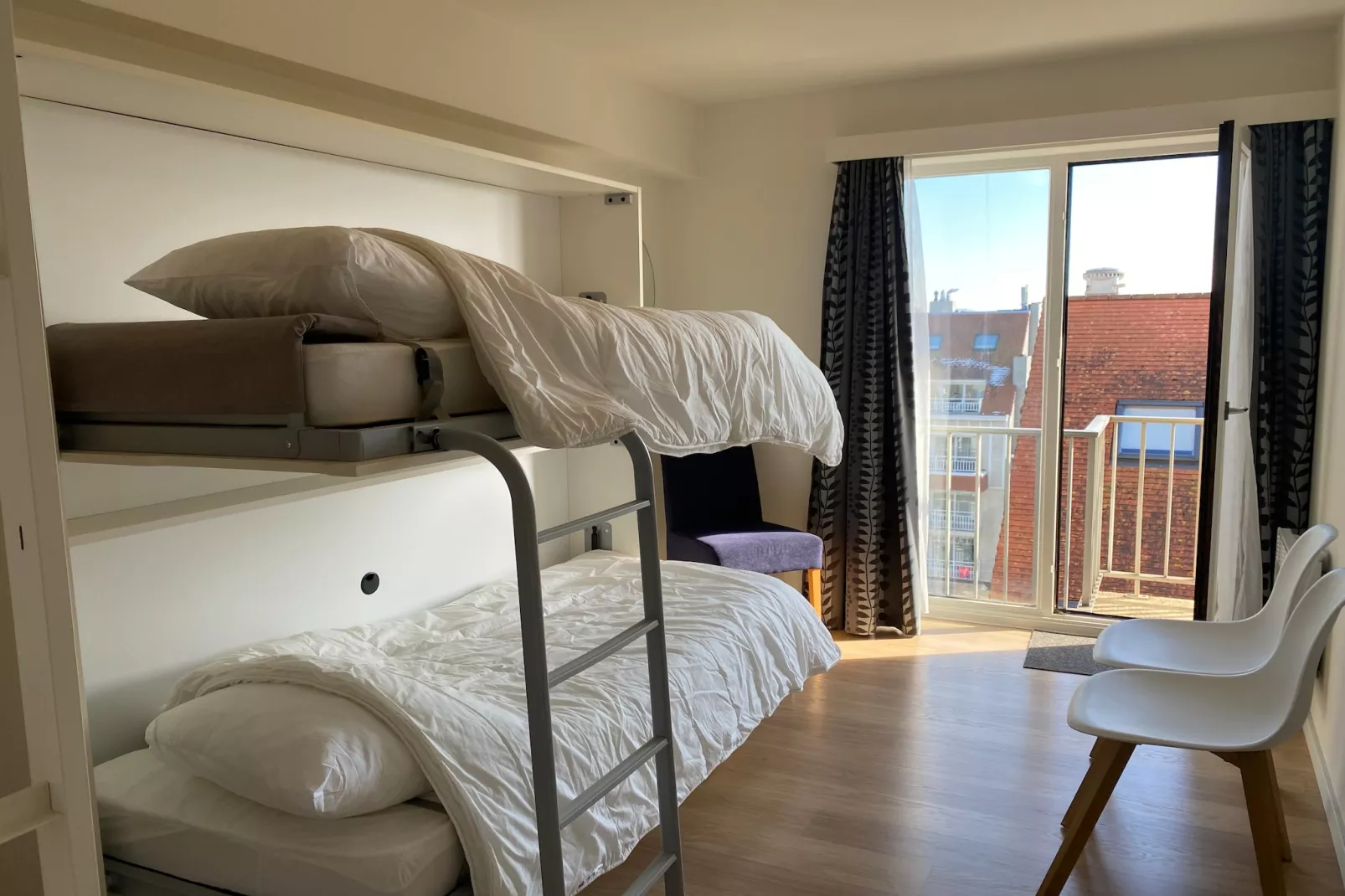 TIJL A 702-Bedroom
