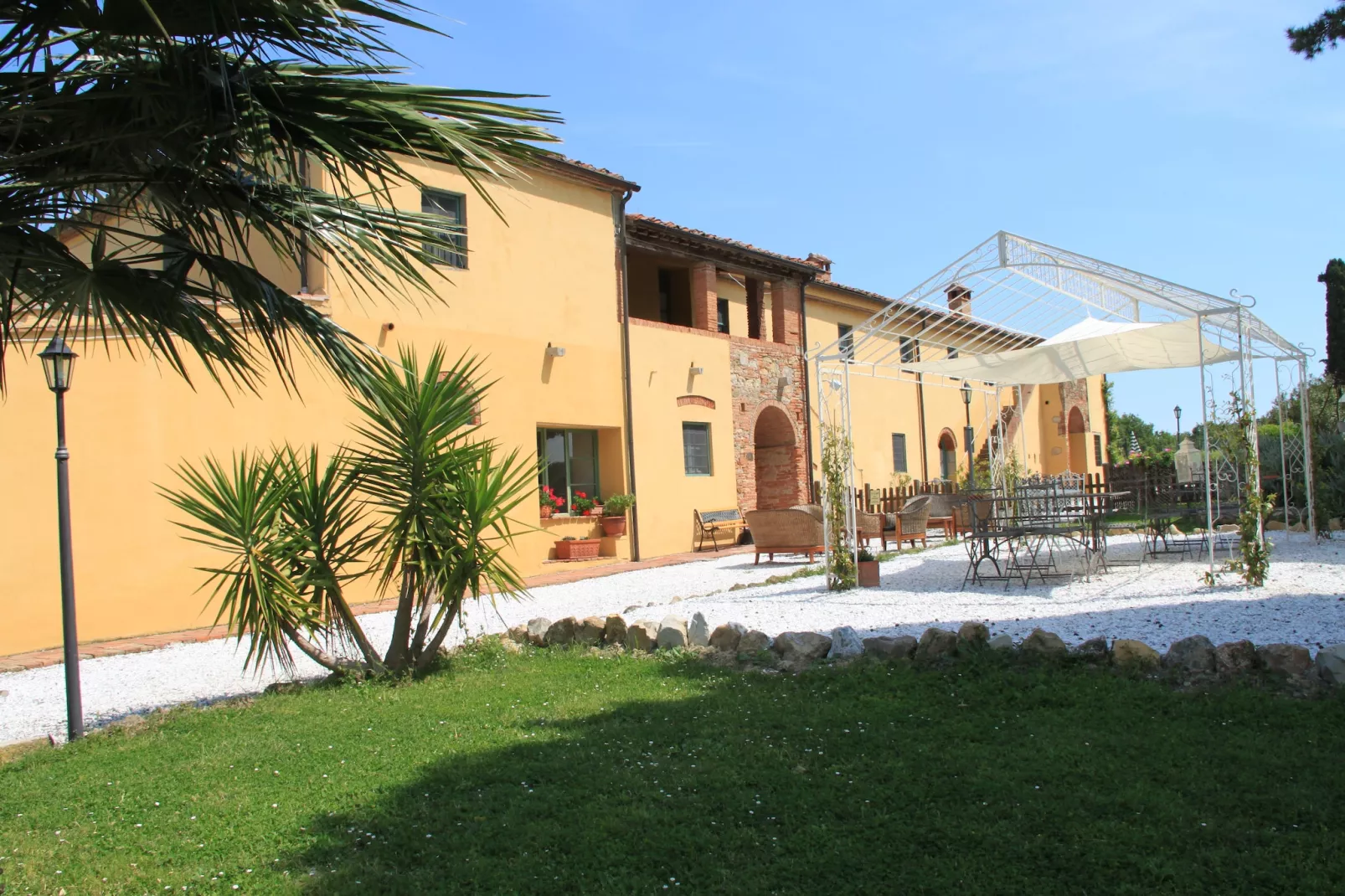 I Frutti-Exterior summer