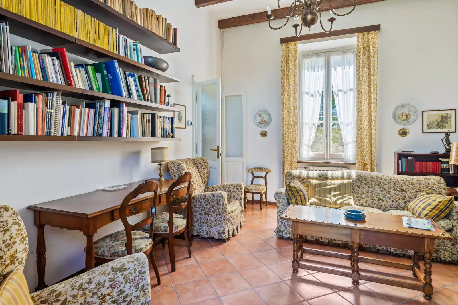 Nouvelle Belle Epoque-Living room