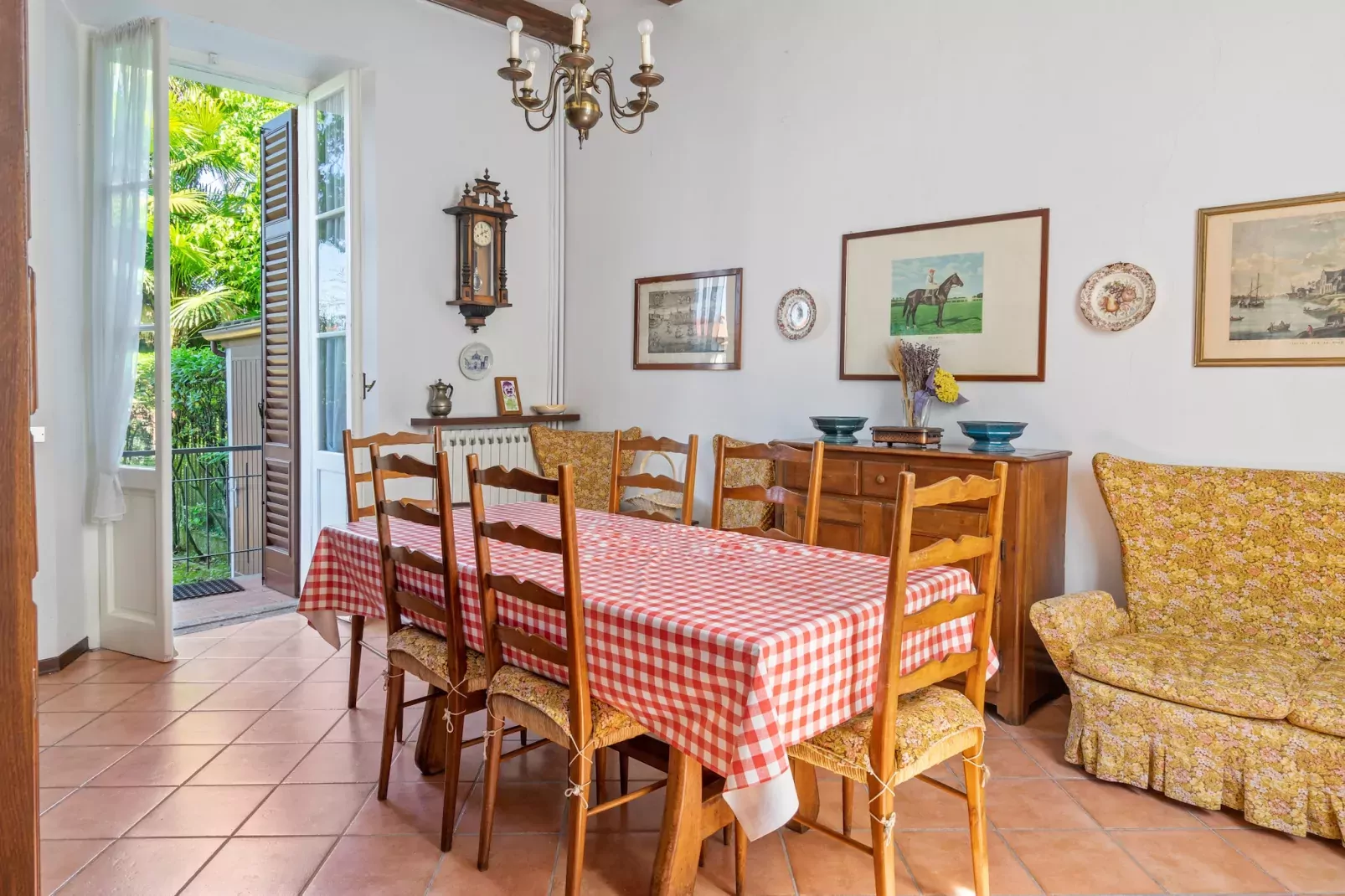 Nouvelle Belle Epoque-Dining room