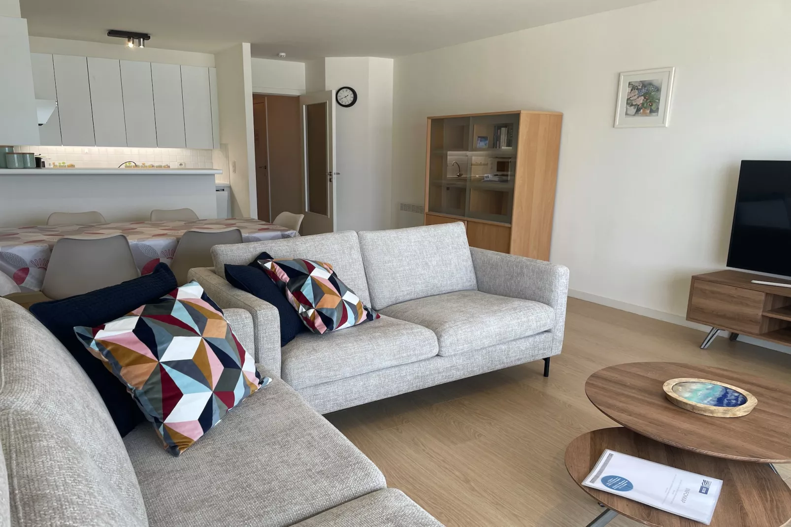 TIJL A 702-Living room