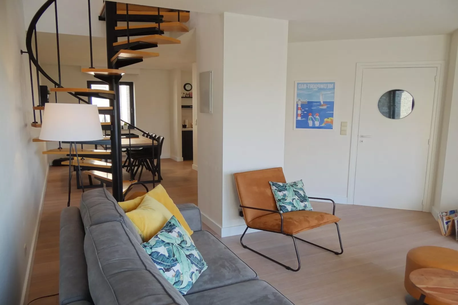 SANDY CAPE 401-Living room