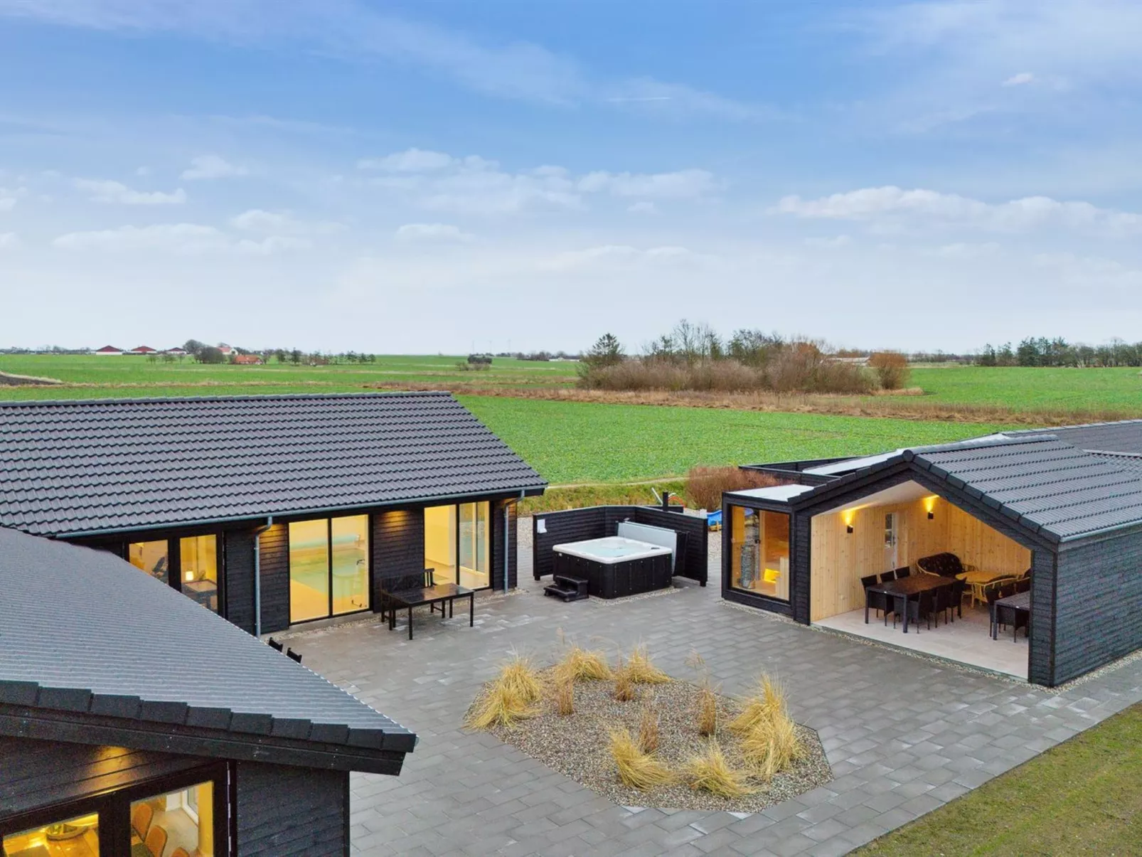 "Christian" - 600m from the sea-Draußen