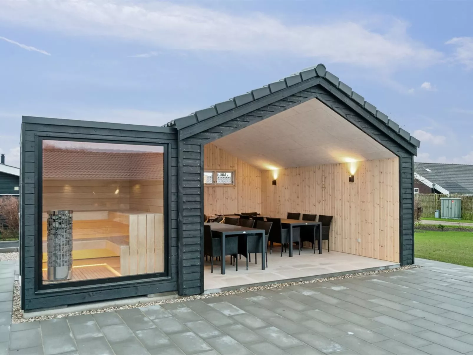 "Christian" - 600m from the sea-Drinnen