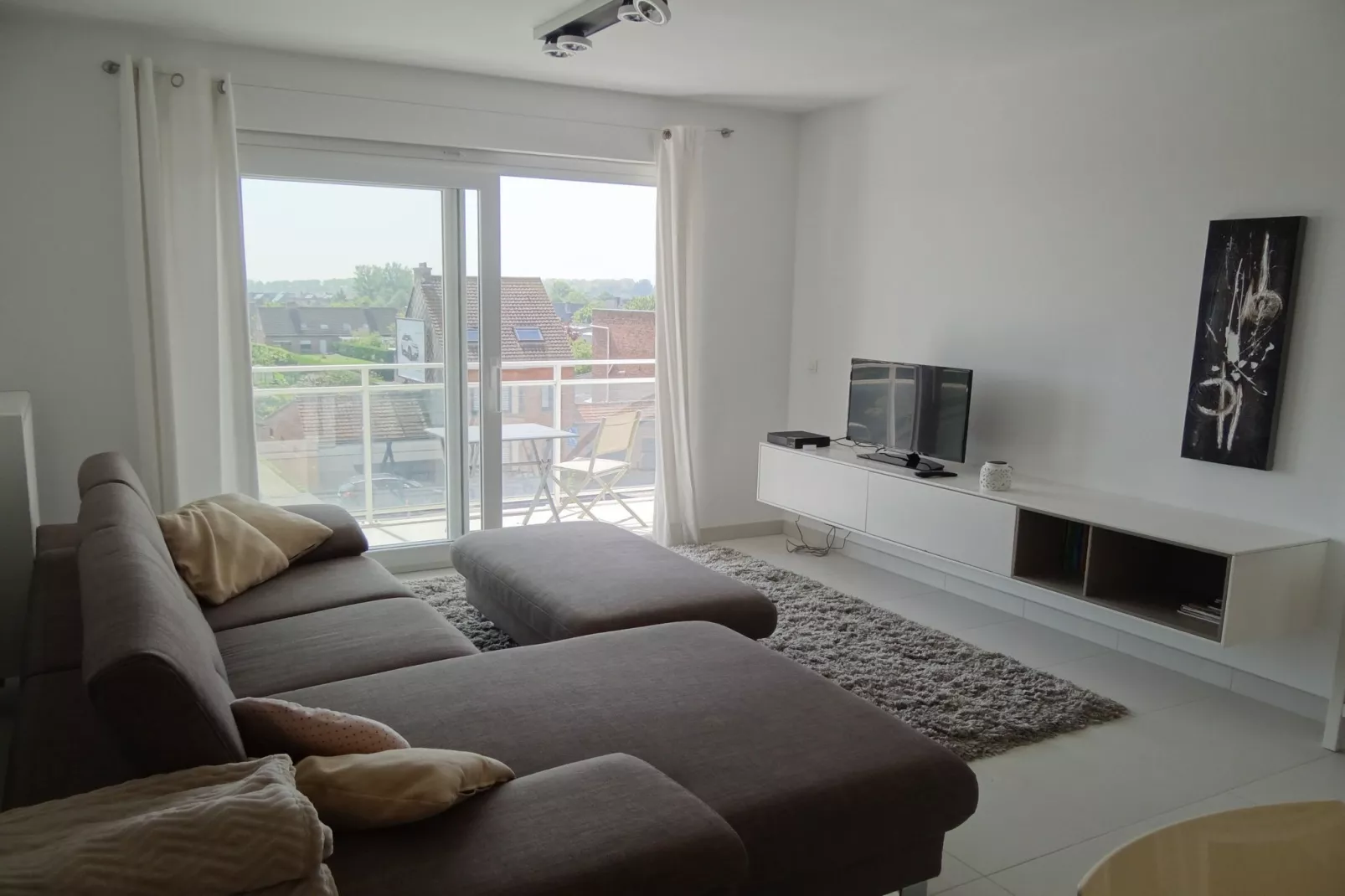 LELANTINA 303-Living room
