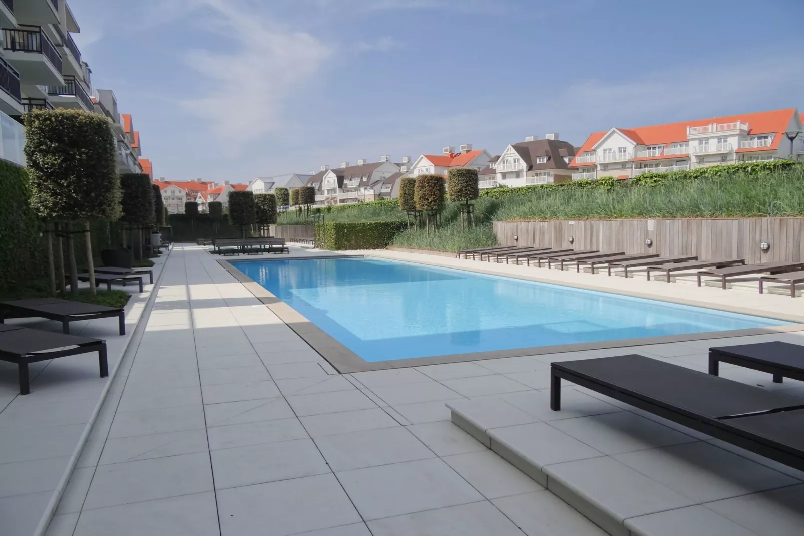 LELANTINA 303-Pool