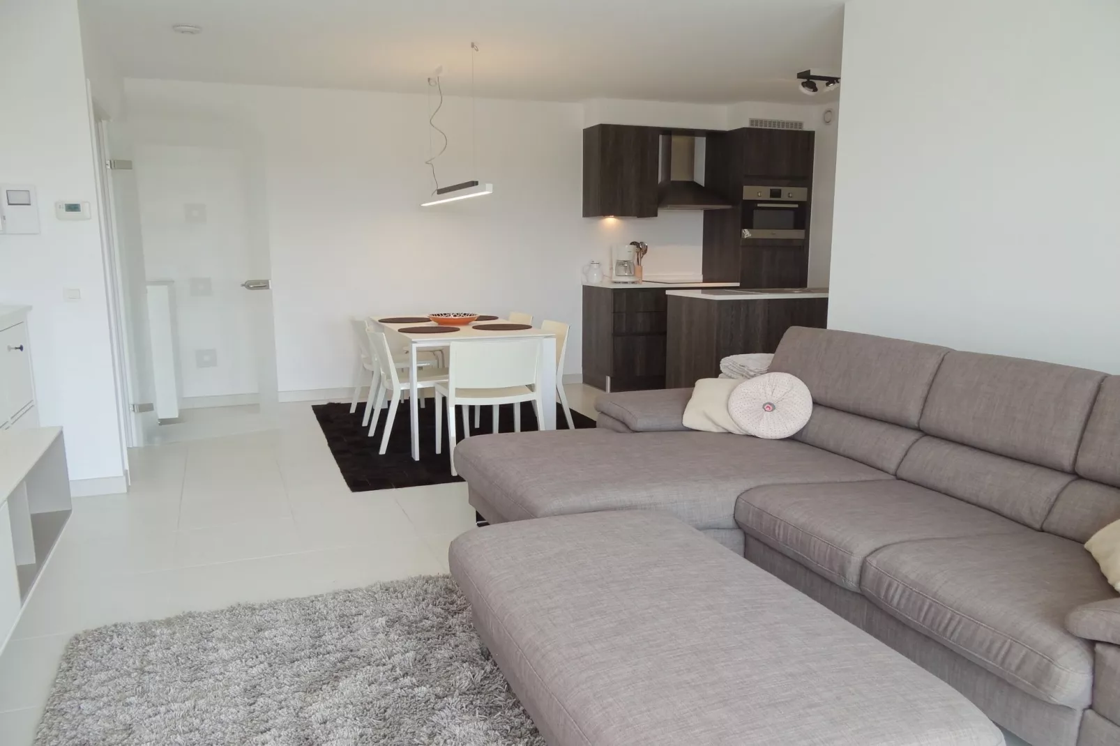 LELANTINA 303-Living room