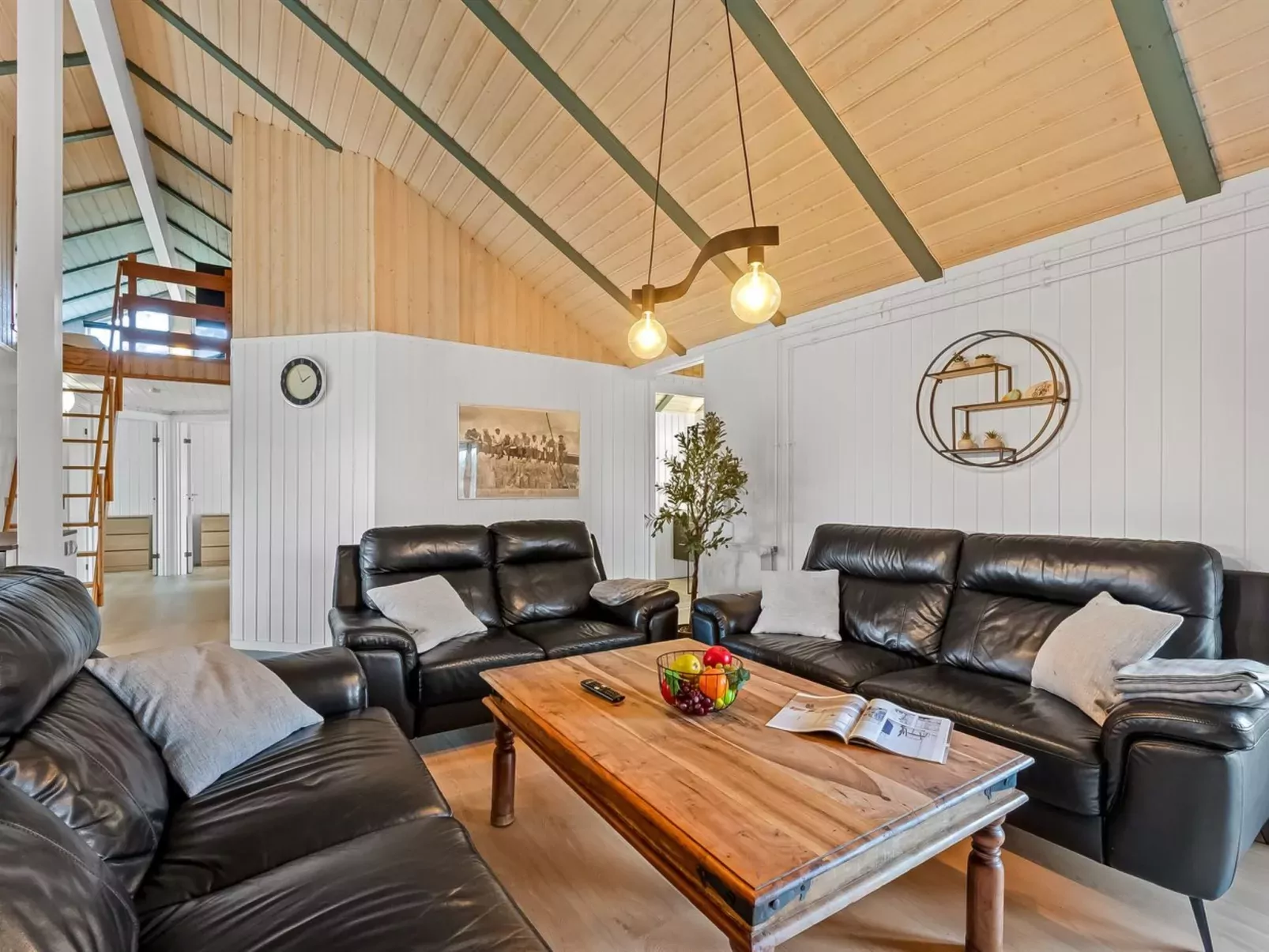"Eftim" - 500m from the sea-Drinnen