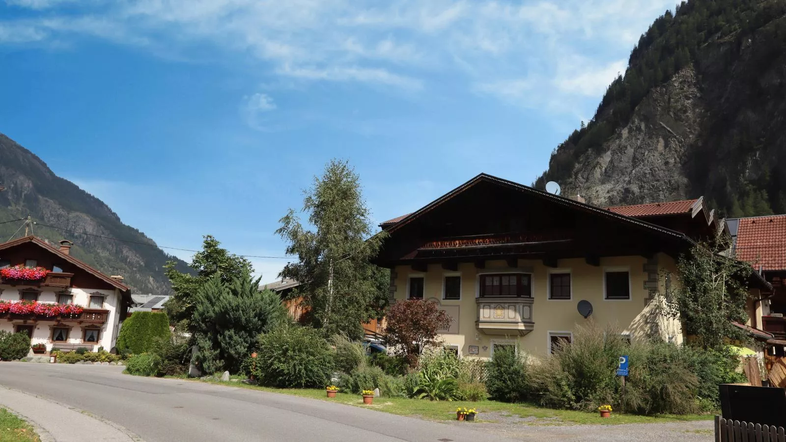 Schweizerhof Apfelrose-Exterior summer