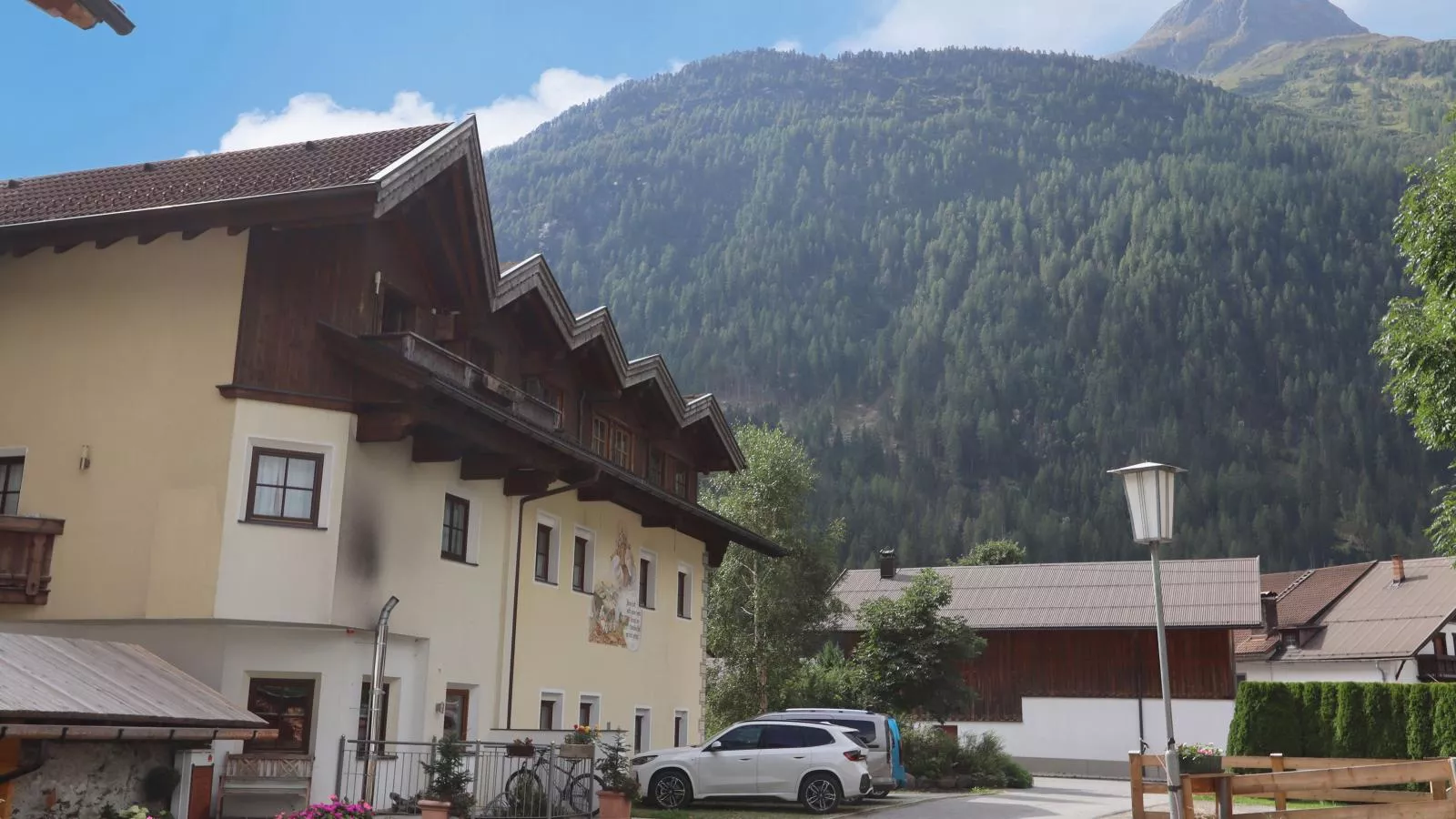 Schweizerhof Apfelrose-Exterior summer