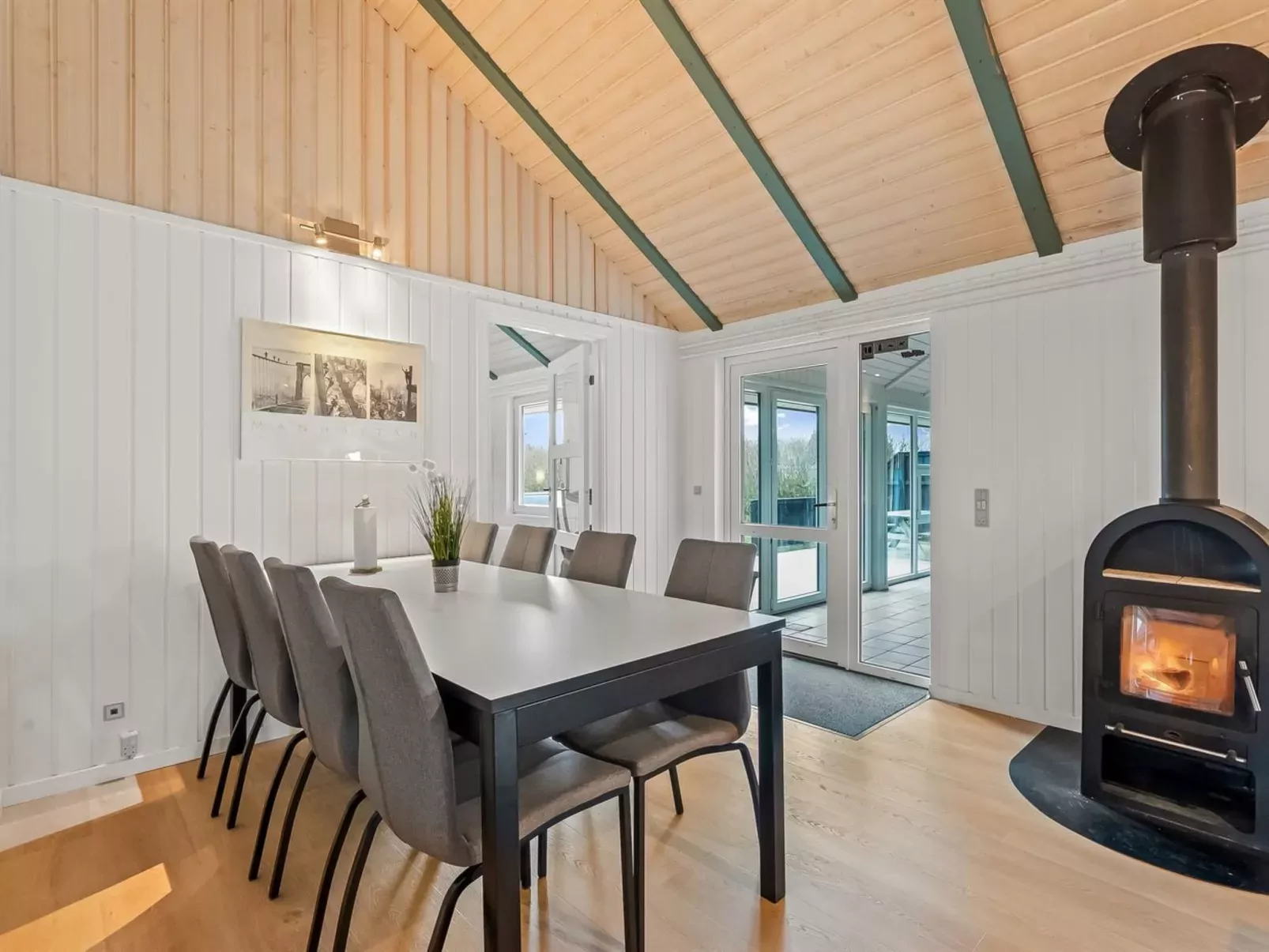 "Eftim" - 500m from the sea-Drinnen