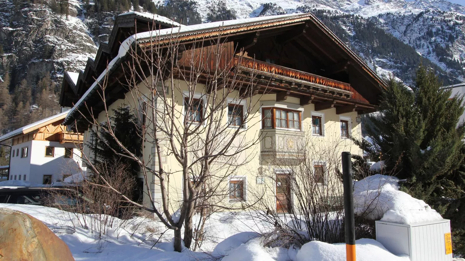 Schweizerhof Apfelrose-Exterior winter