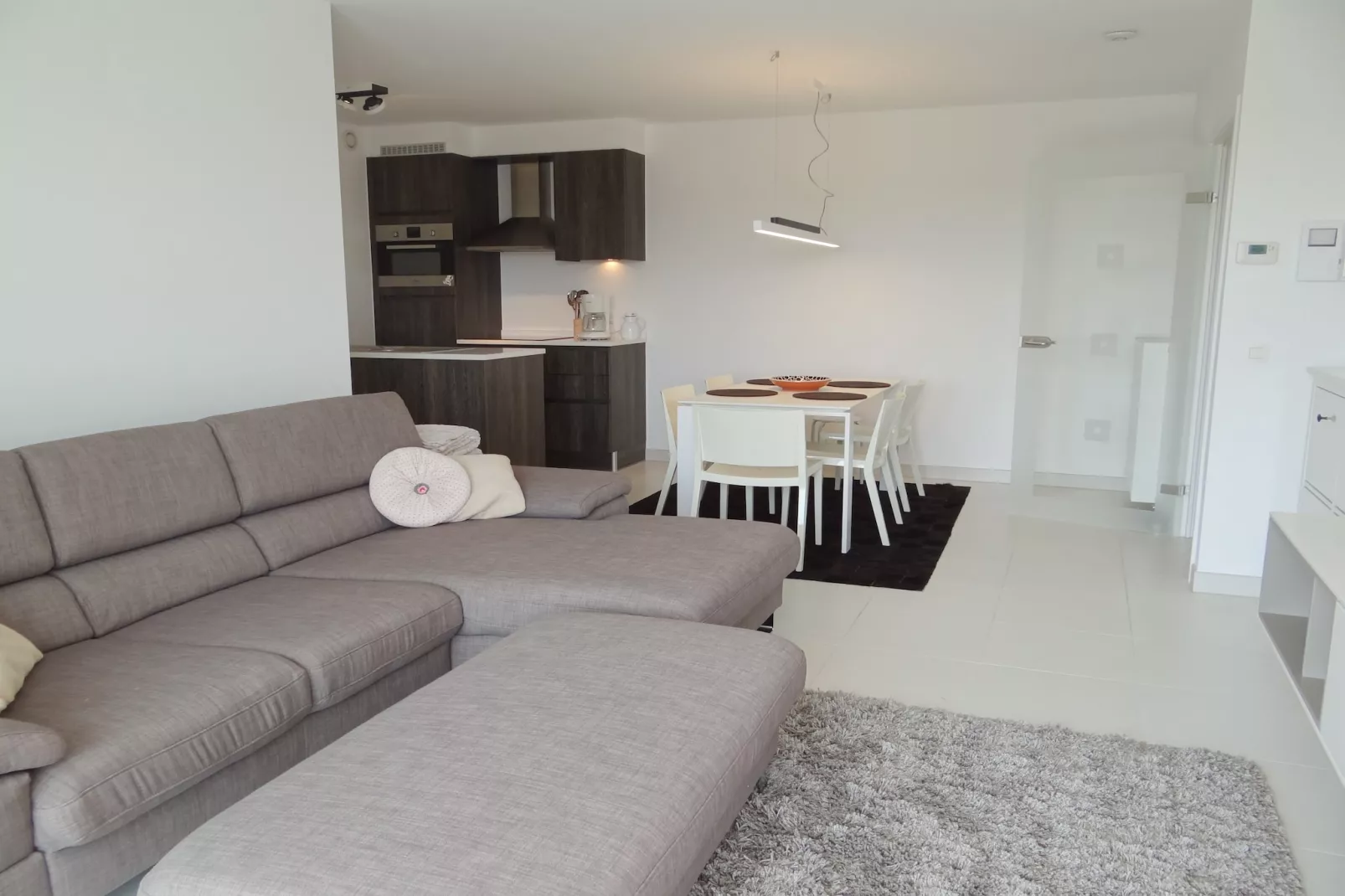 LELANTINA 303-Living room