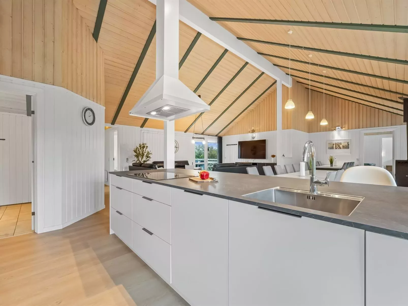 "Eftim" - 500m from the sea-Drinnen