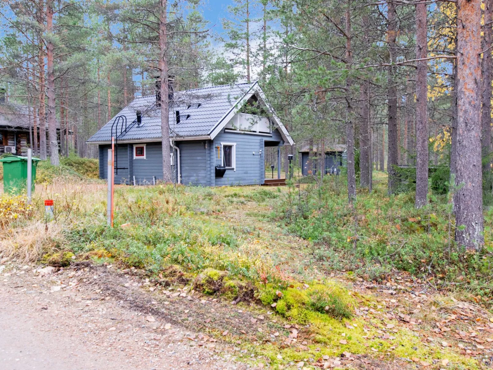 Pikku pyhis-Outside