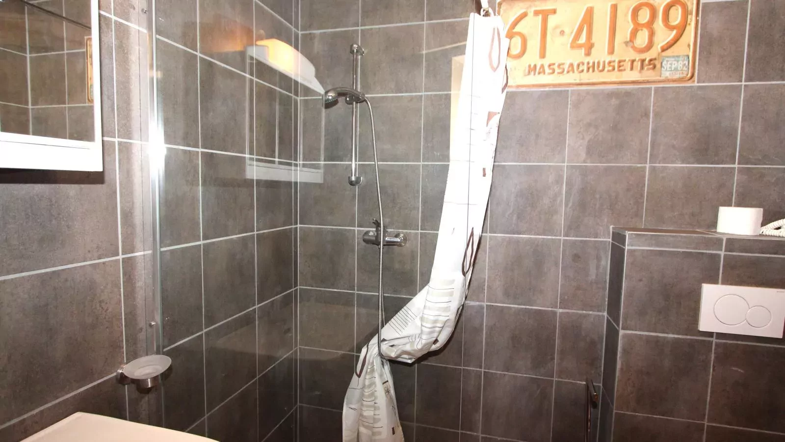 Schweizerhof Edelweiß-Bathroom