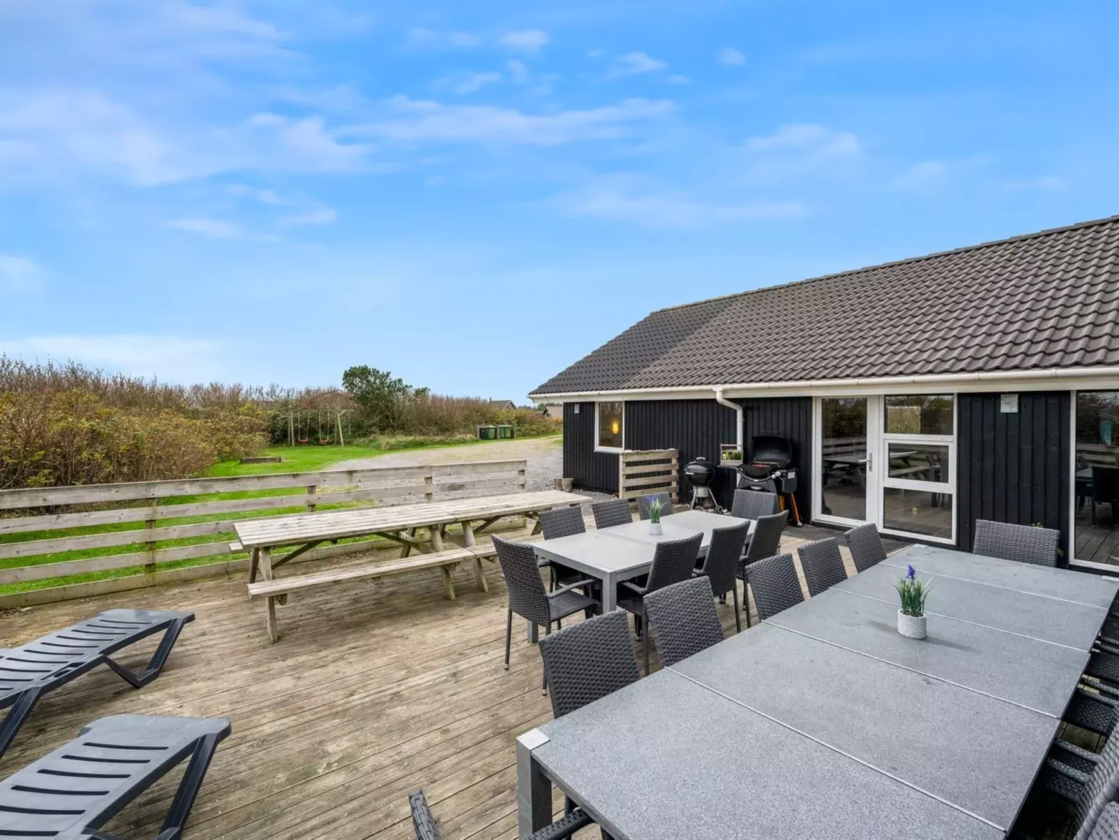 "Eftim" - 500m from the sea-Draußen