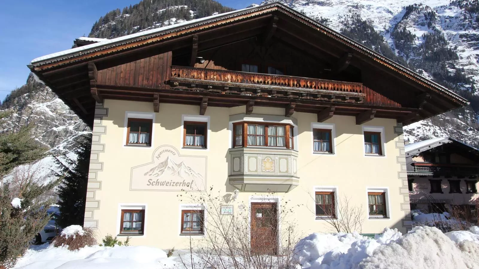 Schweizerhof Edelweiß-Exterior winter
