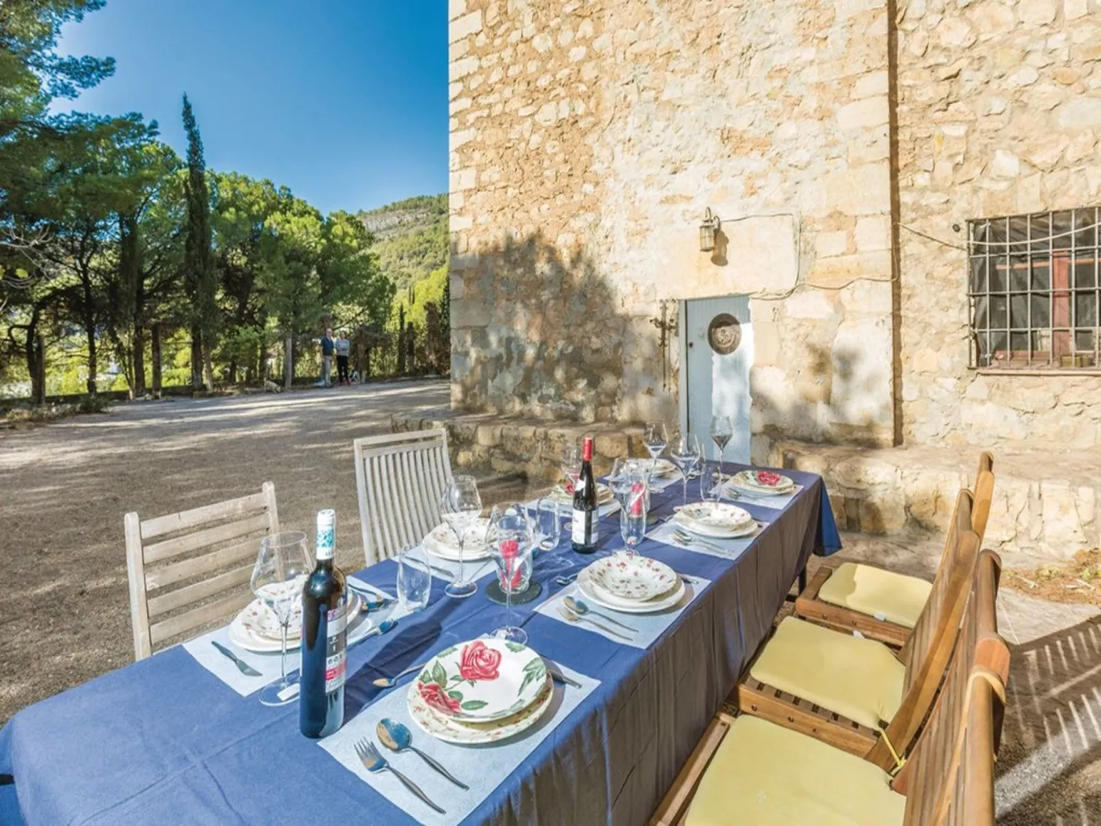 Torre Morralla-Outside