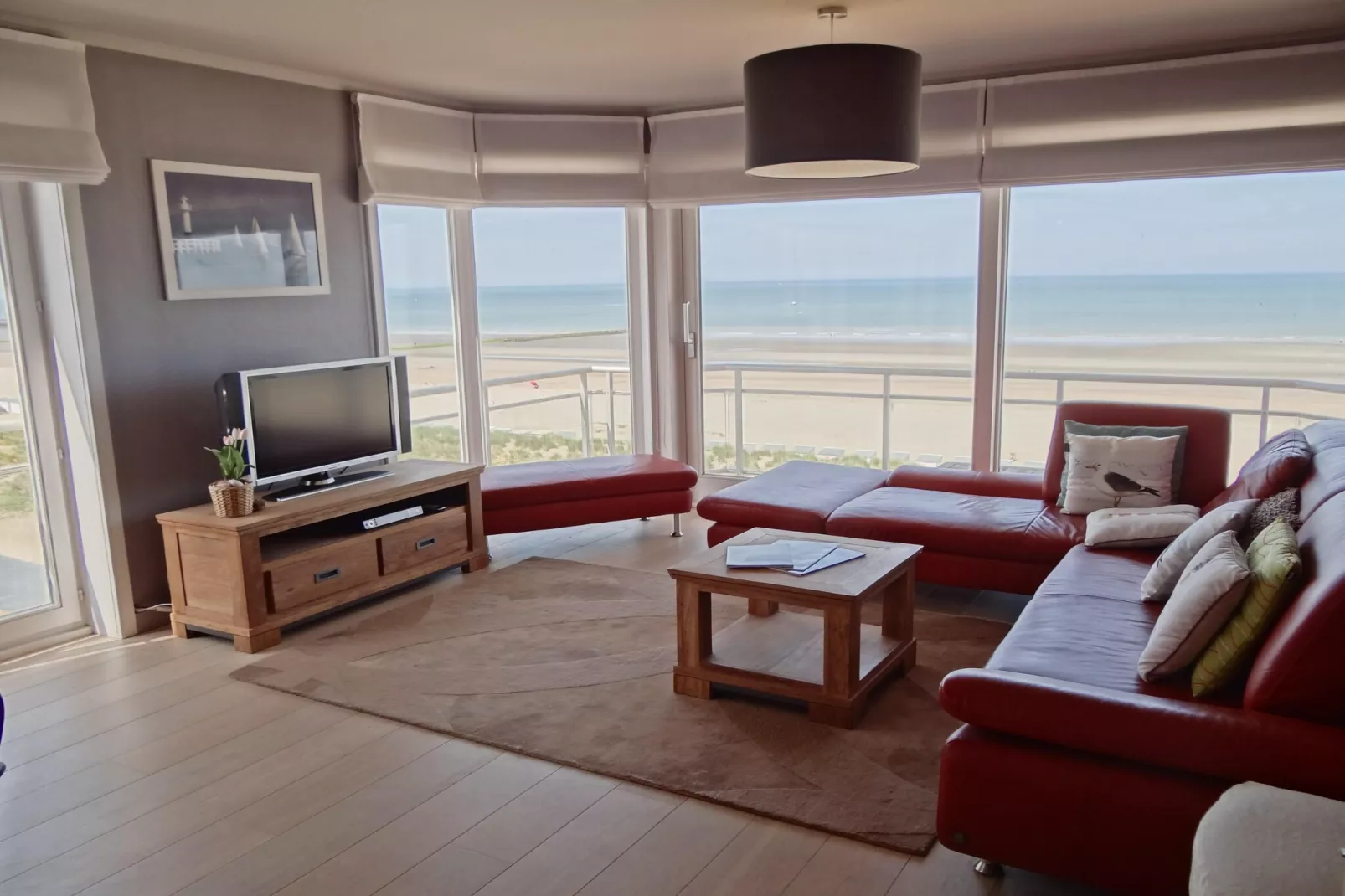 SEAWIND 603-Living room
