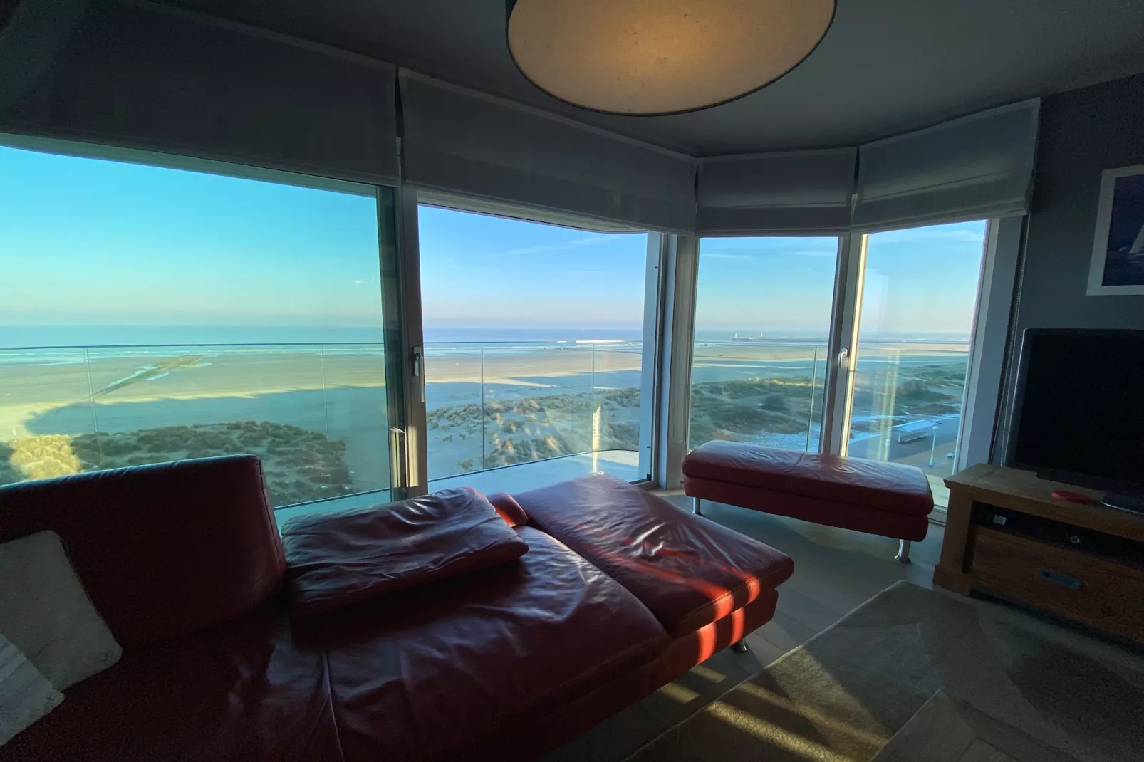 SEAWIND 603-Living room
