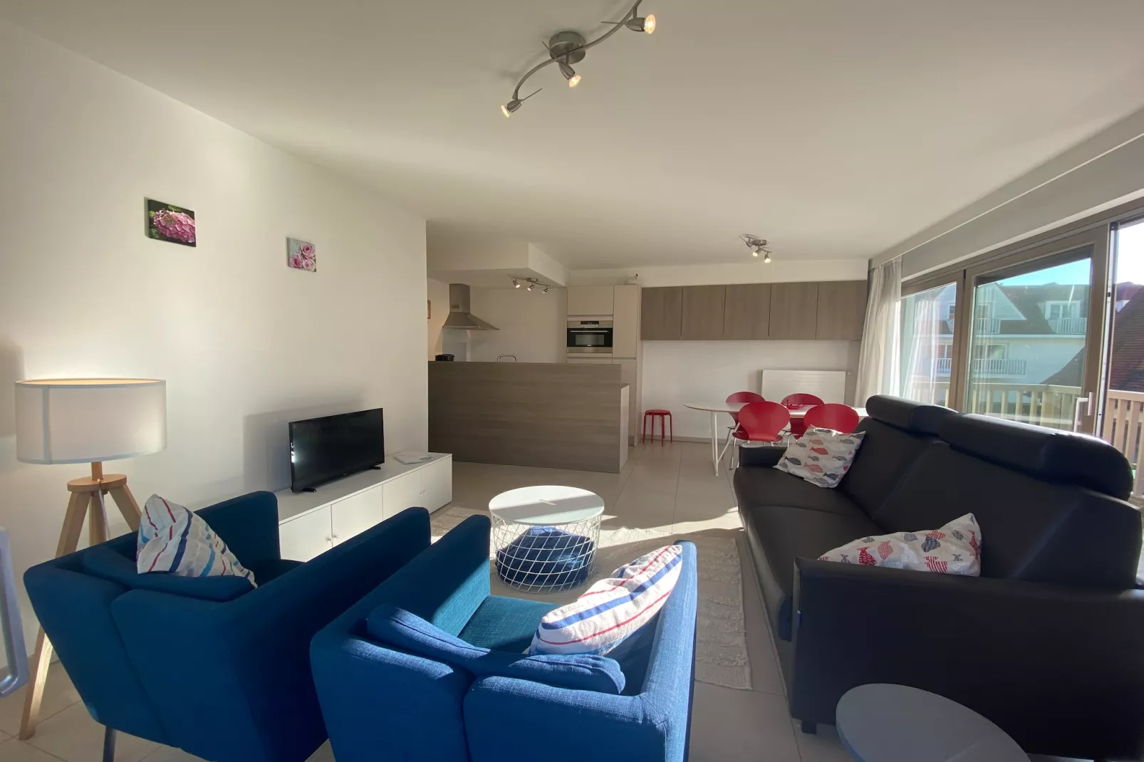 LENTE 0105GAR-Living room