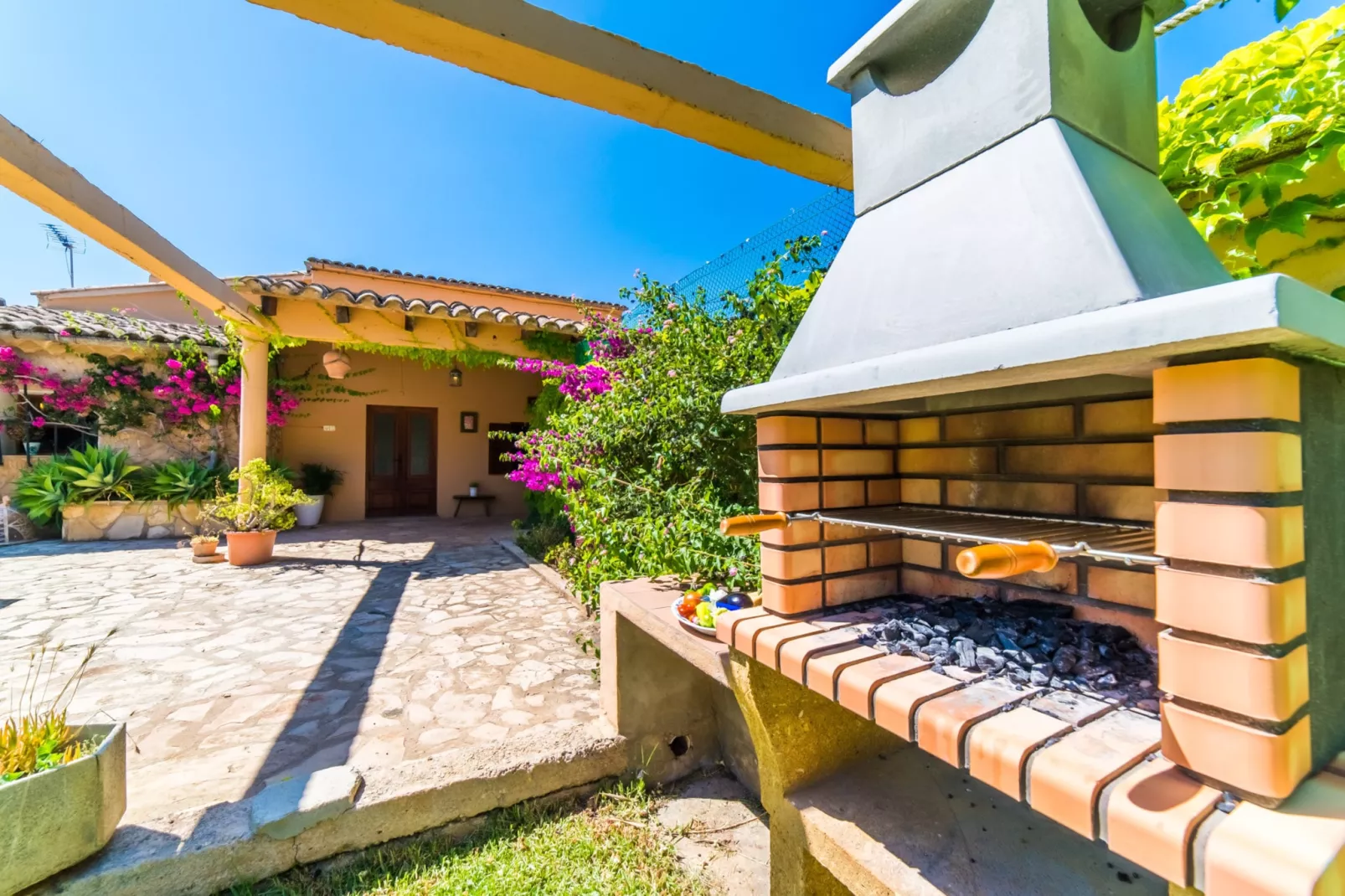 Can Roig Gran-Terrasse