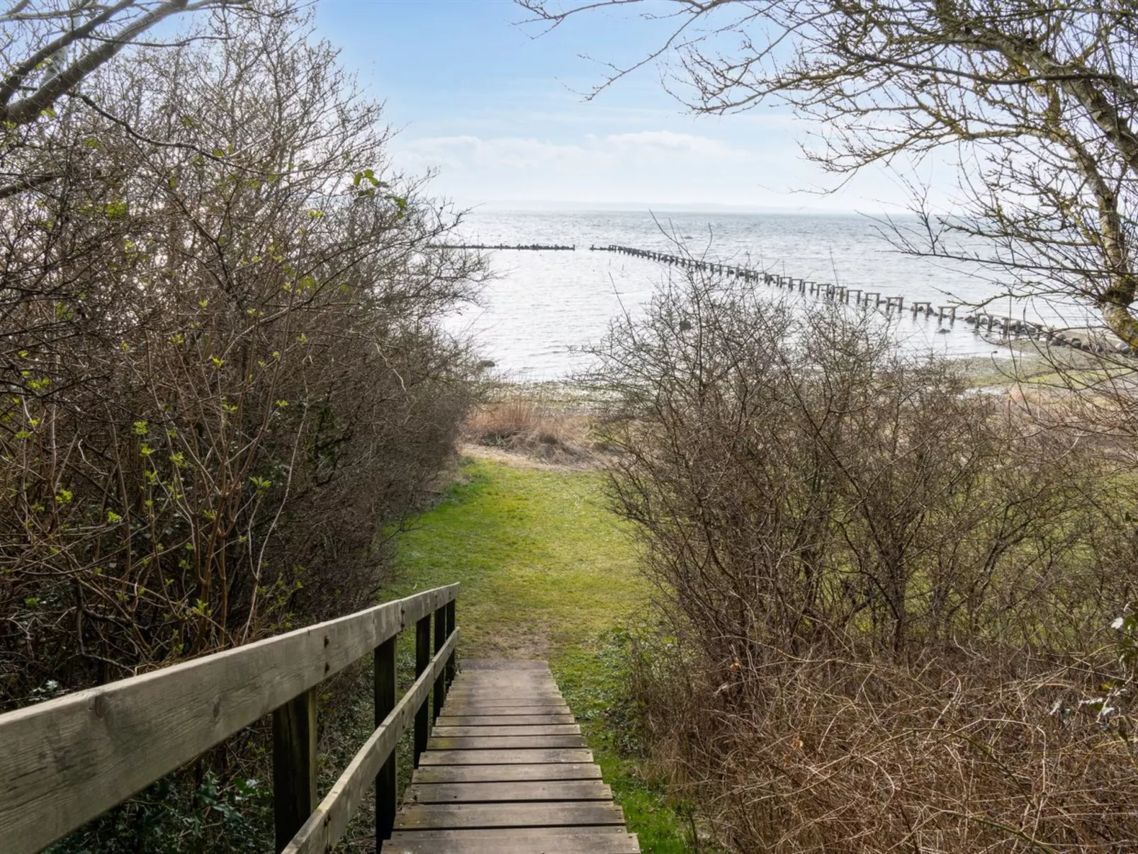 "Salka" - 200m to the inlet-Outside