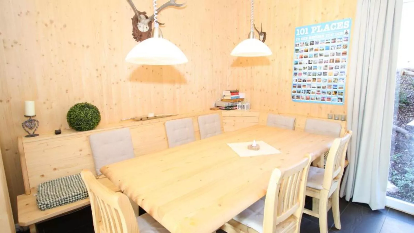 Wolkenheim-Dining room