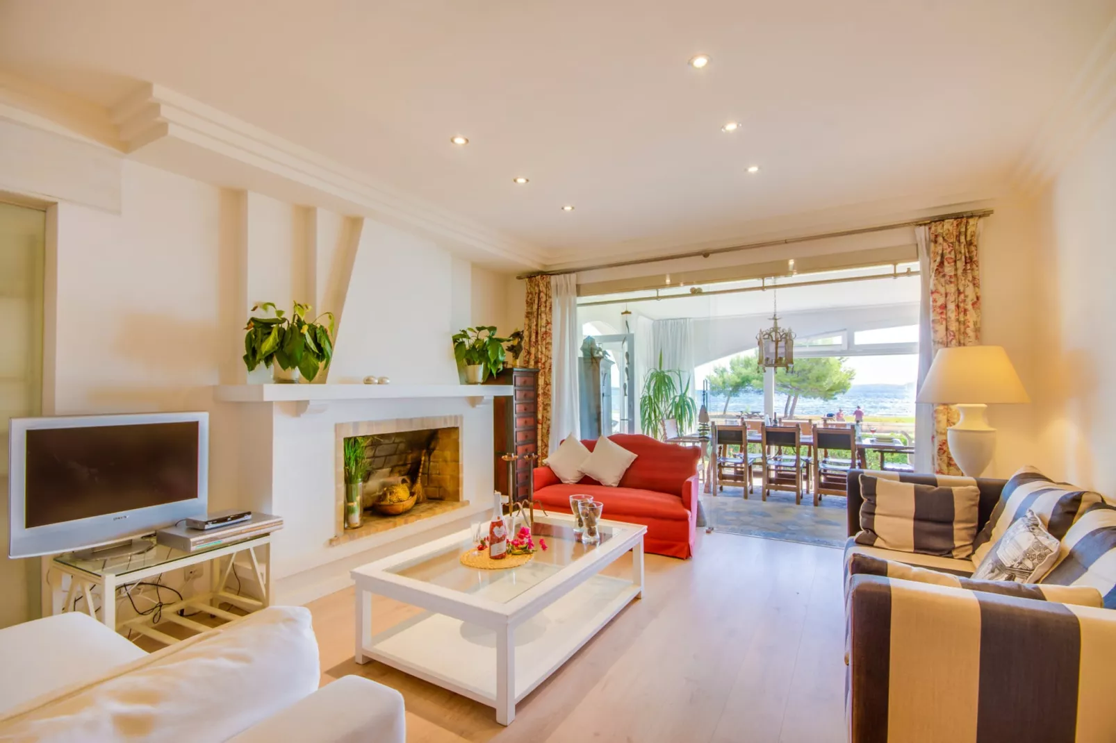Llenaire-Living room