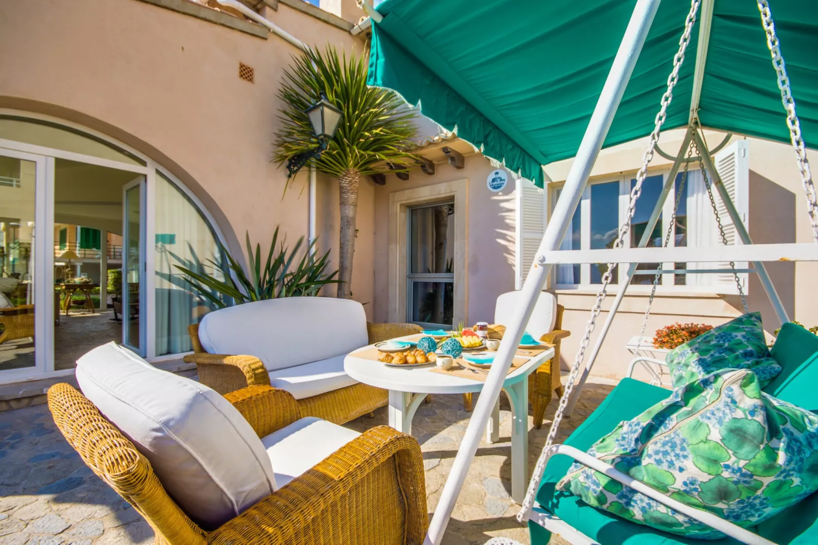 Llenaire-Terrace balcony