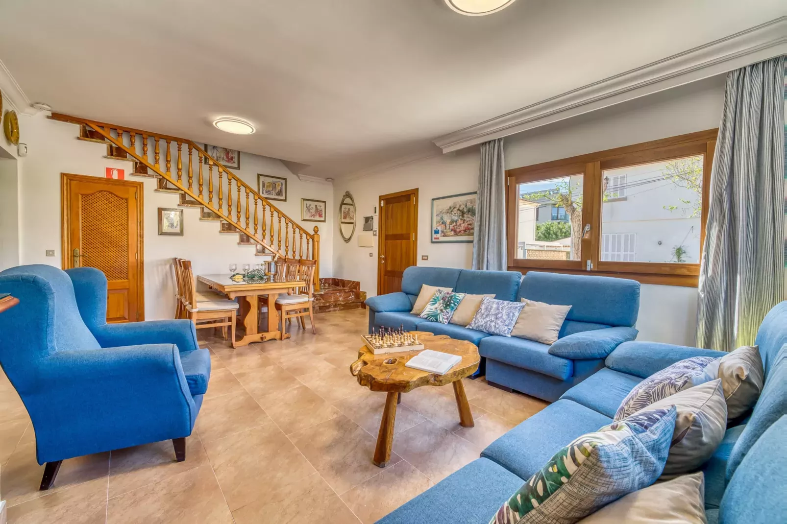 Villa Pintor-Living room