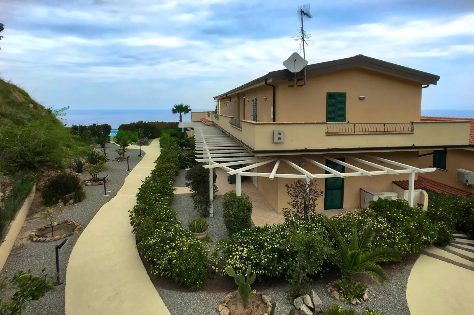 Casa Giovanni - Apt B3-Gärten Sommer