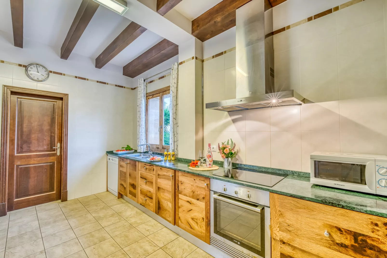 El Palmeral-Kitchen
